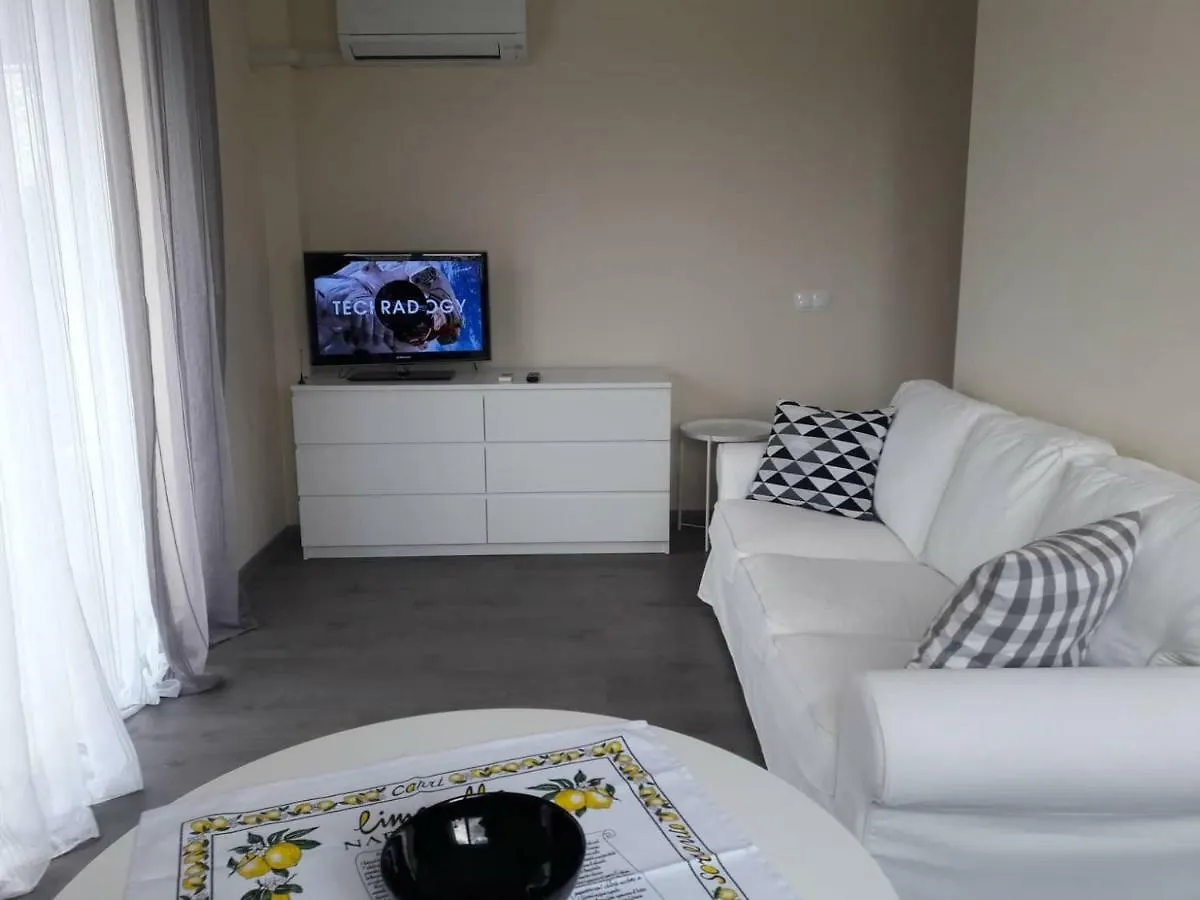 Апартамент Оскар Apartment Burgas Bulgaria